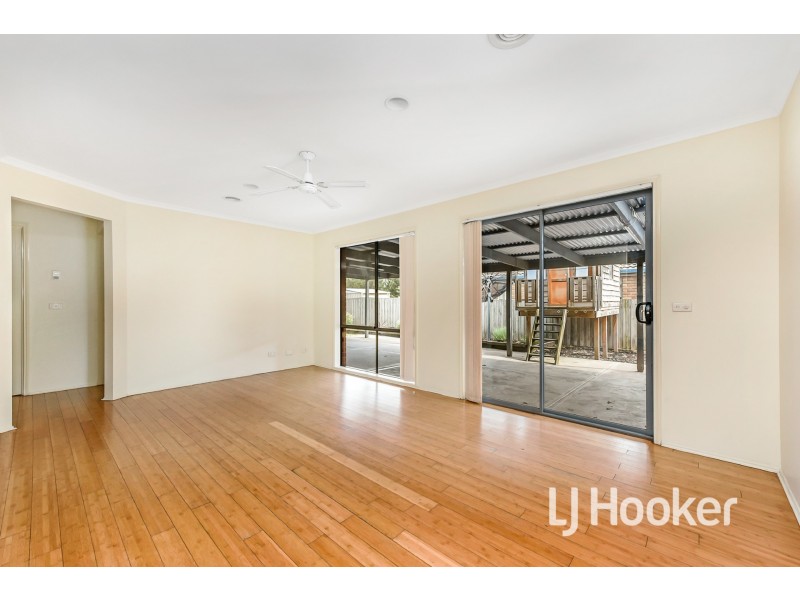 10 The Retreat, Hampton Park VIC 3976