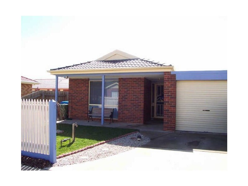 18 Oakman Way, Hampton Park VIC 3976