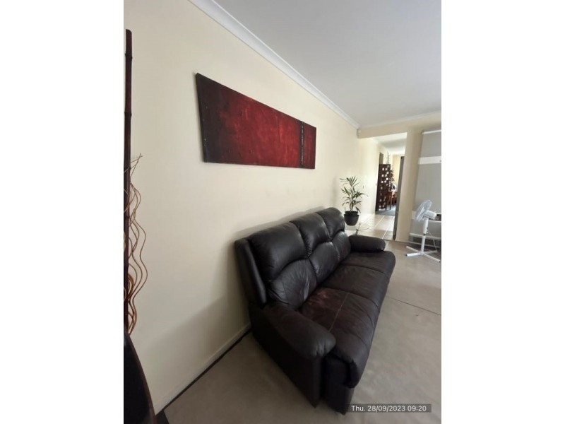 18 Oakman Way, Hampton Park VIC 3976