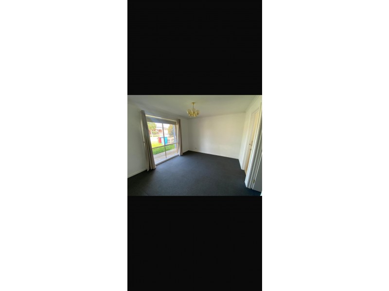 18 Oakman Way, Hampton Park VIC 3976