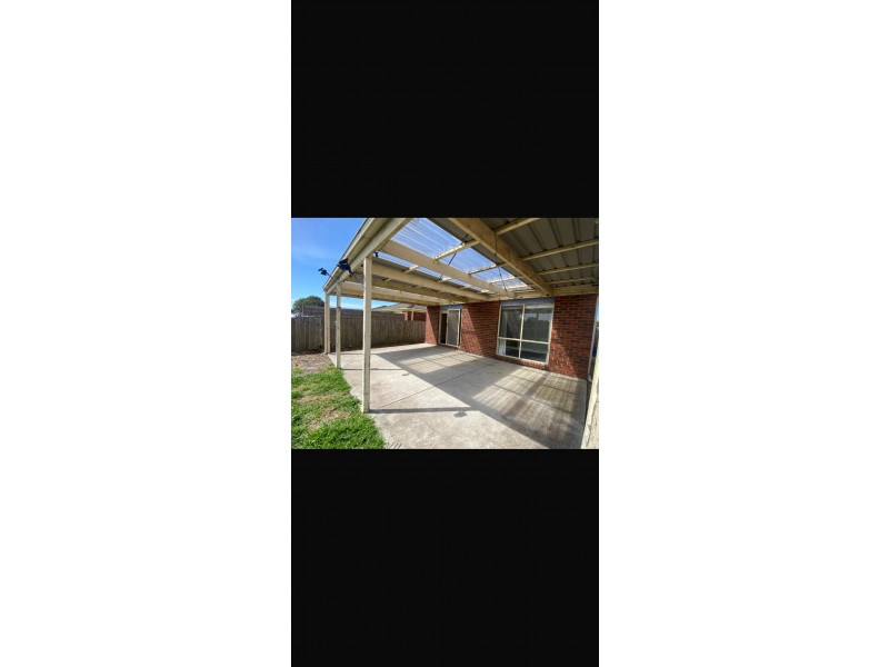 18 Oakman Way, Hampton Park VIC 3976