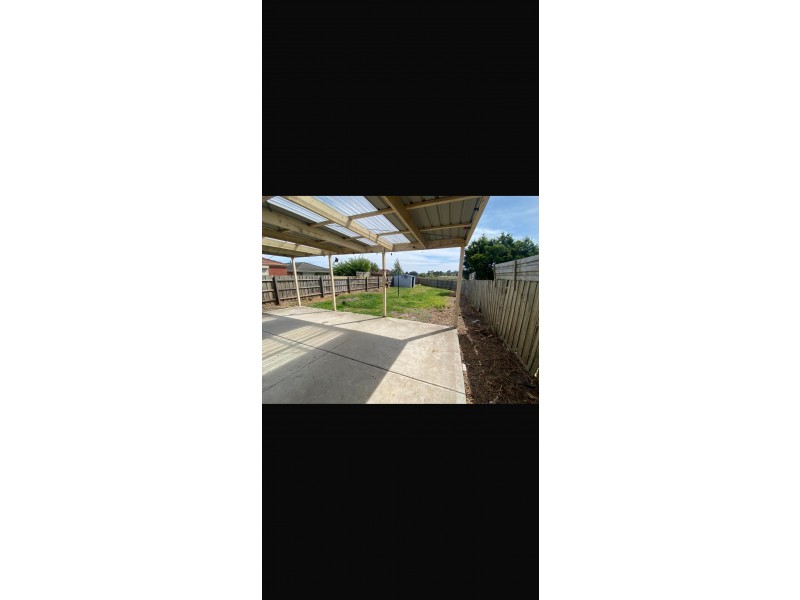 18 Oakman Way, Hampton Park VIC 3976