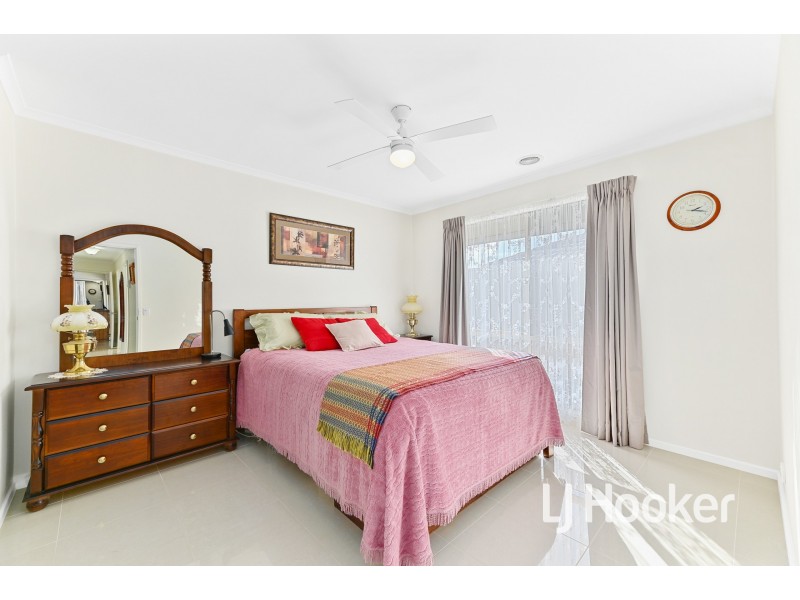 16 Mollisons Hill, Hampton Park VIC 3976