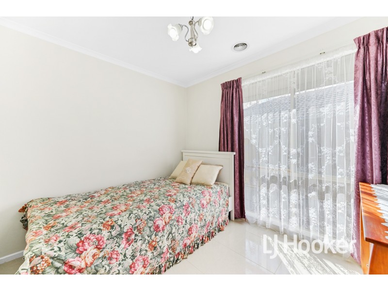 16 Mollisons Hill, Hampton Park VIC 3976