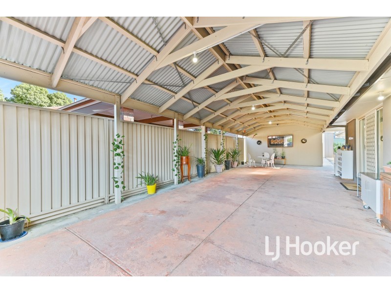 16 Mollisons Hill, Hampton Park VIC 3976