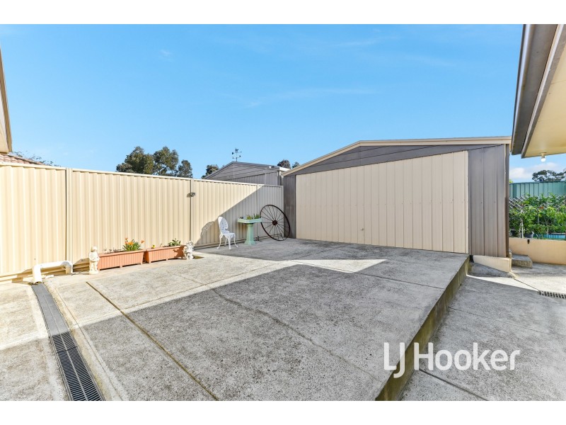 16 Mollisons Hill, Hampton Park VIC 3976