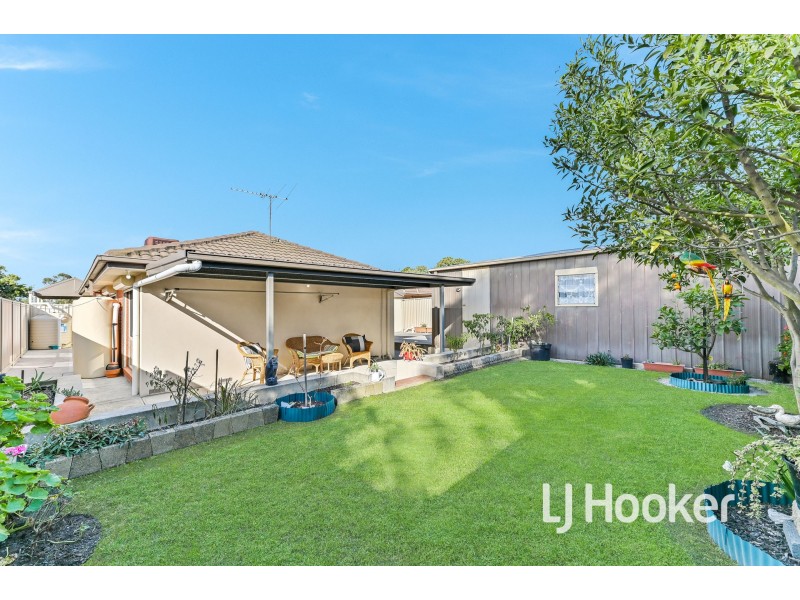 16 Mollisons Hill, Hampton Park VIC 3976