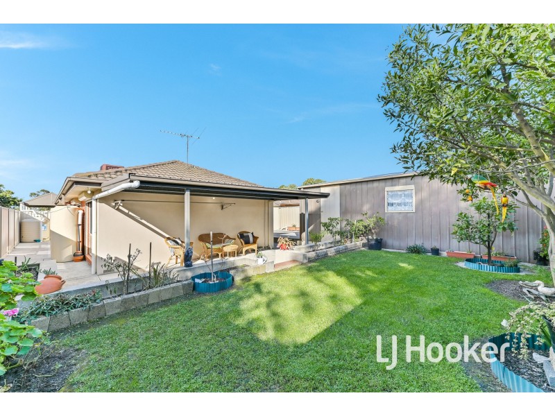 16 Mollisons Hill, Hampton Park VIC 3976