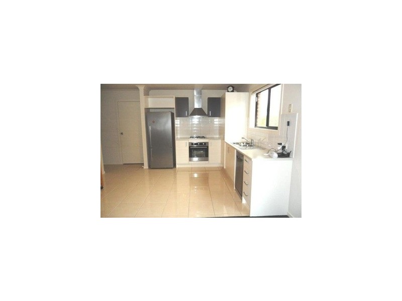 25/11 Hawk Avenue, Pakenham VIC 3810