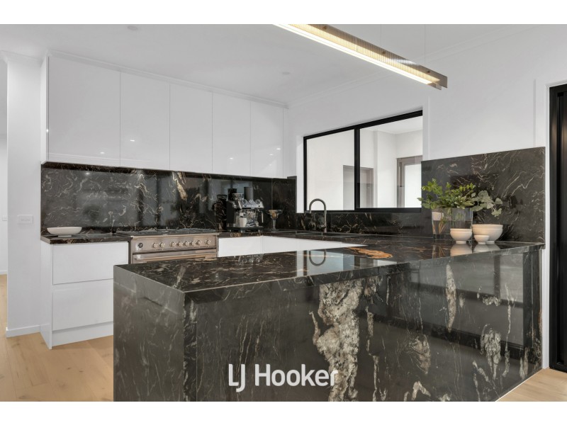 116 Sandhurst Boulevard, Sandhurst VIC 3977