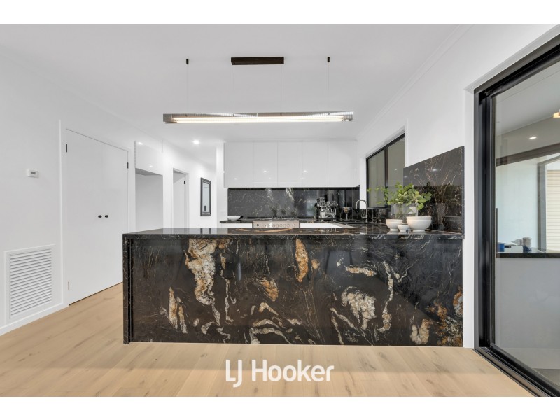 116 Sandhurst Boulevard, Sandhurst VIC 3977