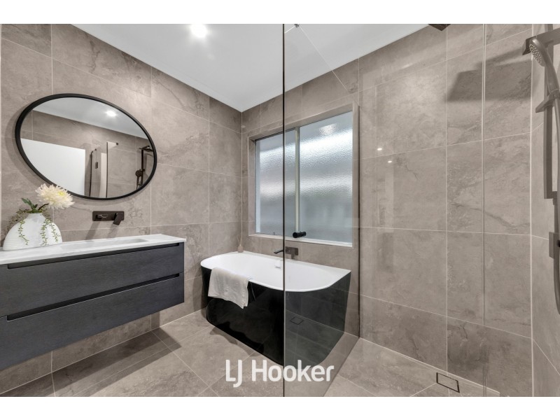 116 Sandhurst Boulevard, Sandhurst VIC 3977