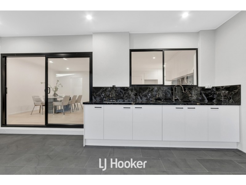 116 Sandhurst Boulevard, Sandhurst VIC 3977