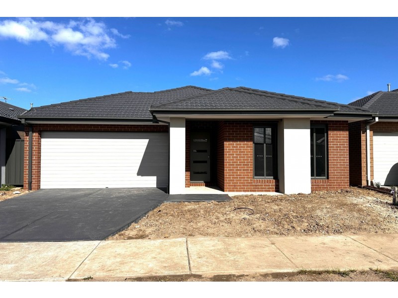 11 Theatre Circuit, Clyde North VIC 3978