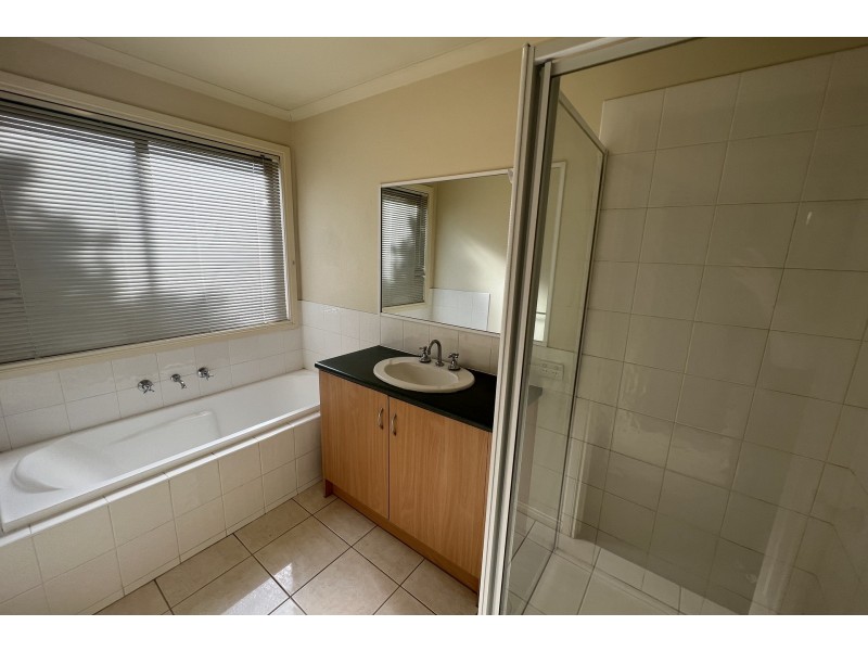 4/40 Barkly Street, Cranbourne VIC 3977