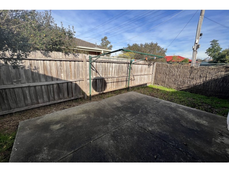 4/40 Barkly Street, Cranbourne VIC 3977