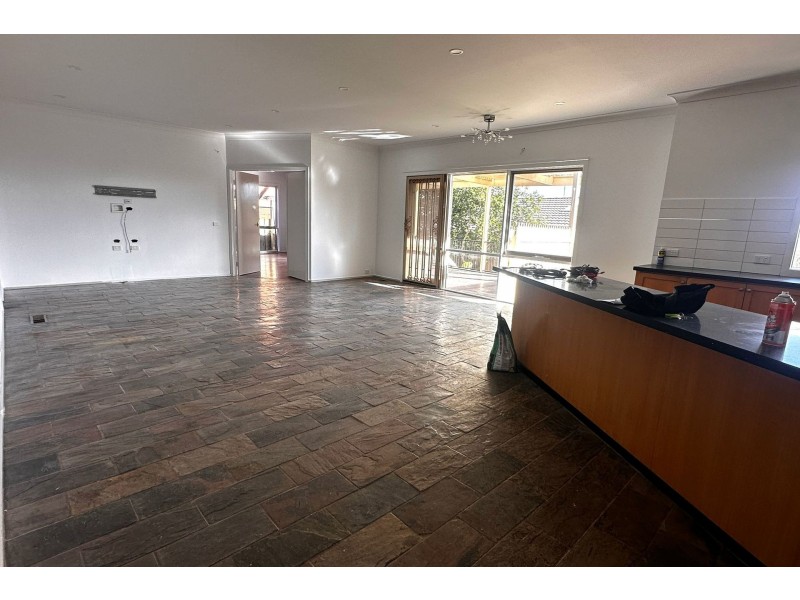 33 Balmain Drive, Berwick VIC 3806