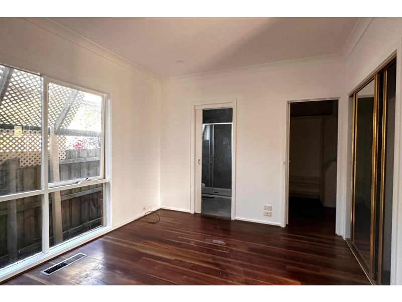 33 Balmain Drive, Berwick VIC 3806