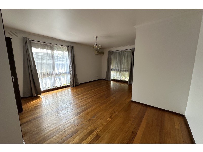 12 The Grange, Hampton Park VIC 3976