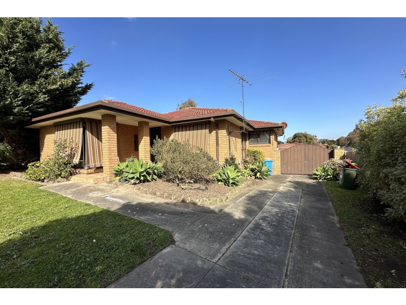 12 The Grange, Hampton Park VIC 3976