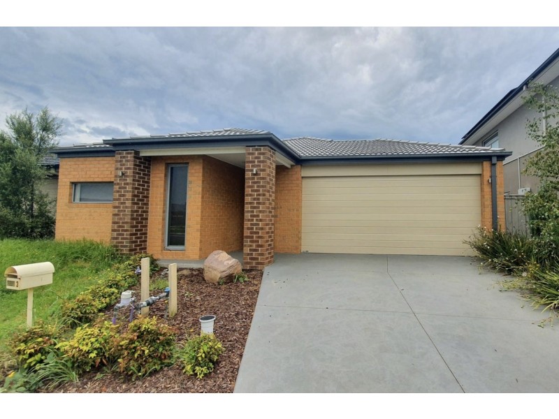 3 Elmtree Crescent, Clyde North VIC 3978