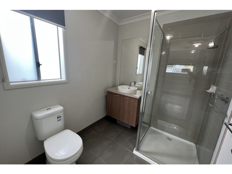 3 Elmtree Crescent, Clyde North VIC 3978