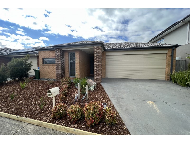 3 Elmtree Crescent, Clyde North VIC 3978