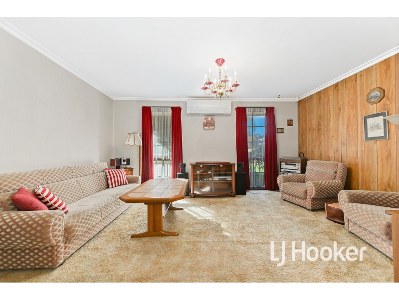 25 Oaktree Drive, Hampton Park VIC 3976