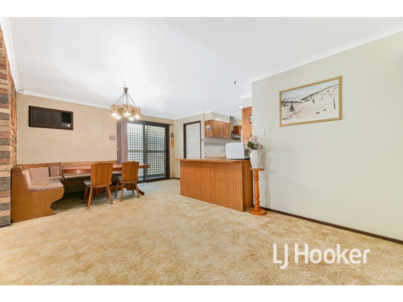 25 Oaktree Drive, Hampton Park VIC 3976