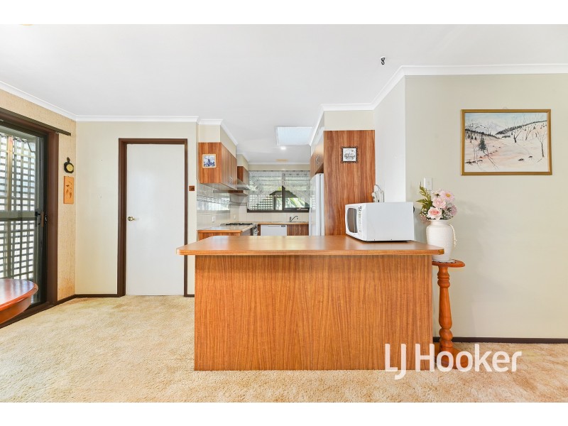 25 Oaktree Drive, Hampton Park VIC 3976