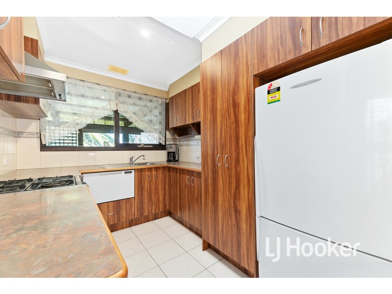 25 Oaktree Drive, Hampton Park VIC 3976