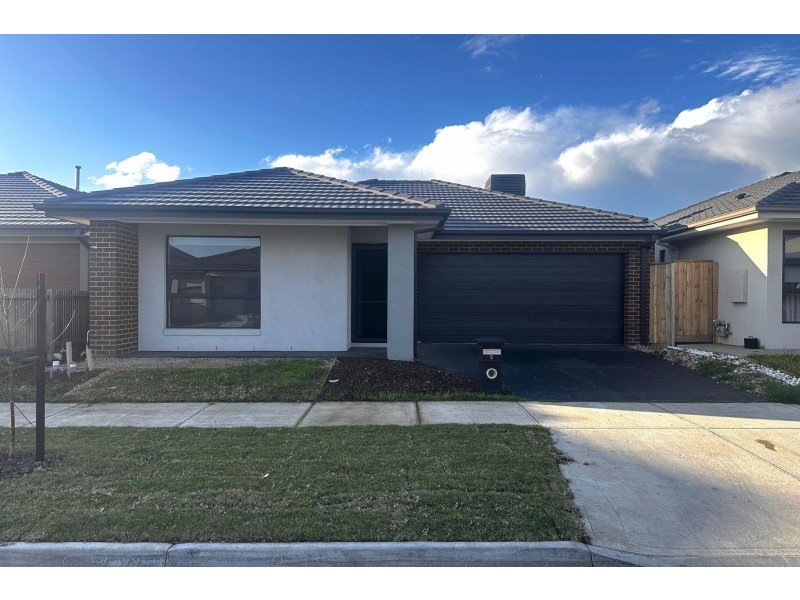 5 Goodwill Road, Clyde North VIC 3978