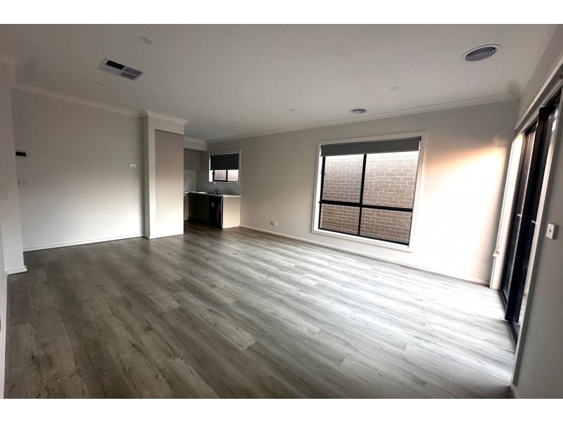 5 Goodwill Road, Clyde North VIC 3978