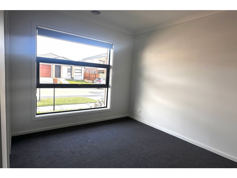 5 Goodwill Road, Clyde North VIC 3978