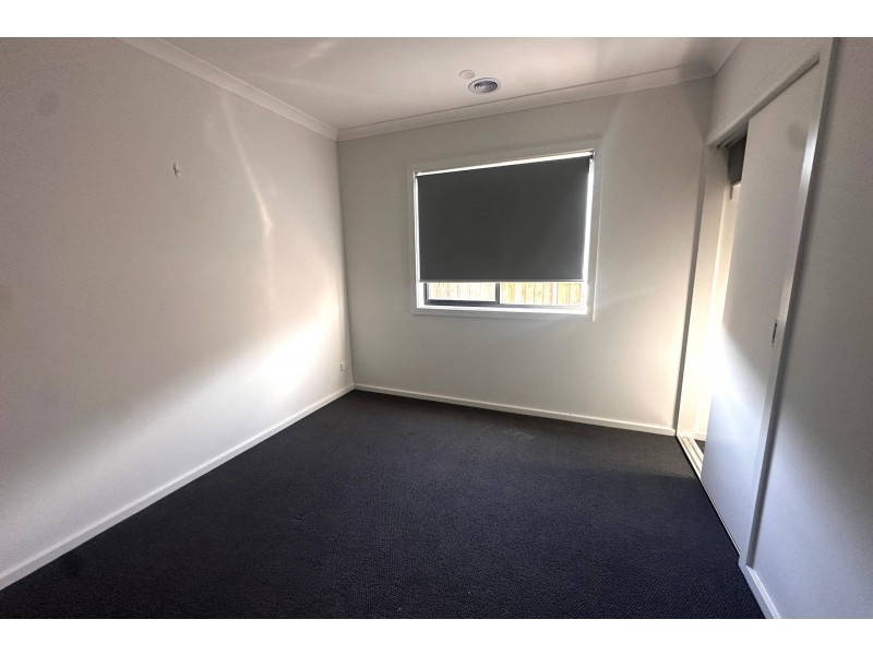 5 Goodwill Road, Clyde North VIC 3978