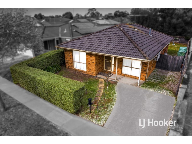 25 Bellbrae Crescent, Cranbourne West VIC 3977