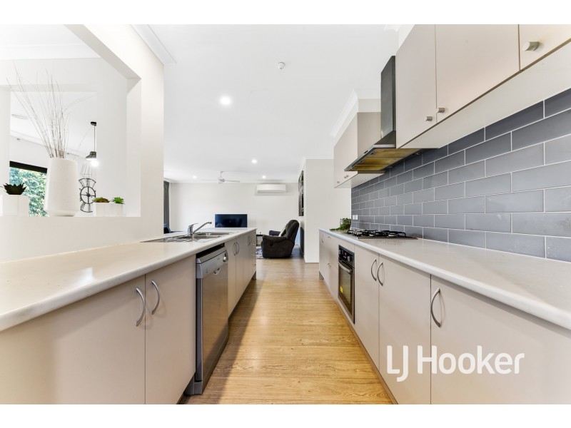 27 Marwedel Avenue, Clyde North VIC 3978