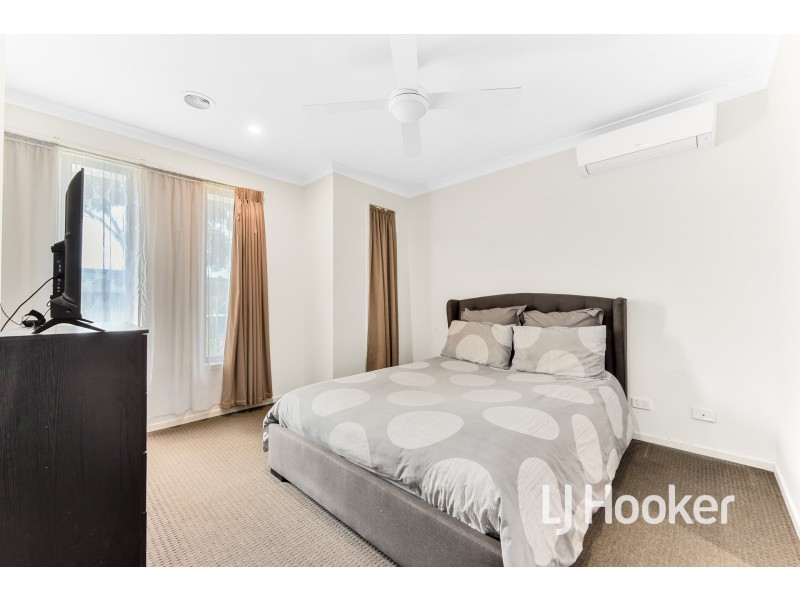 27 Marwedel Avenue, Clyde North VIC 3978