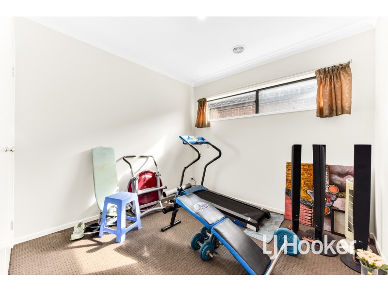 27 Marwedel Avenue, Clyde North VIC 3978