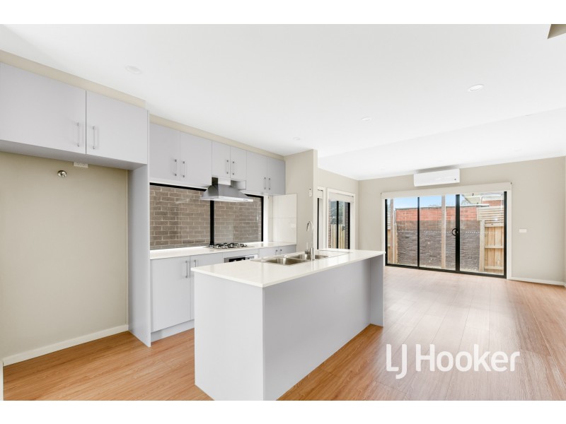 2B Alma Road, Hampton Park VIC 3976