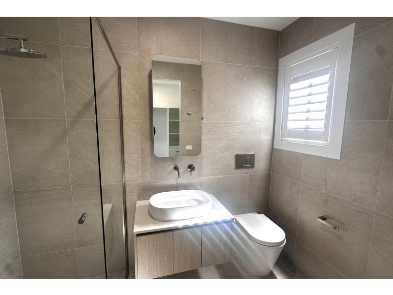 33 Patrobas Loop, Cranbourne East VIC 3977