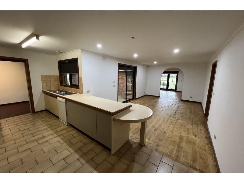 30 Collison Road, Cranbourne East VIC 3977