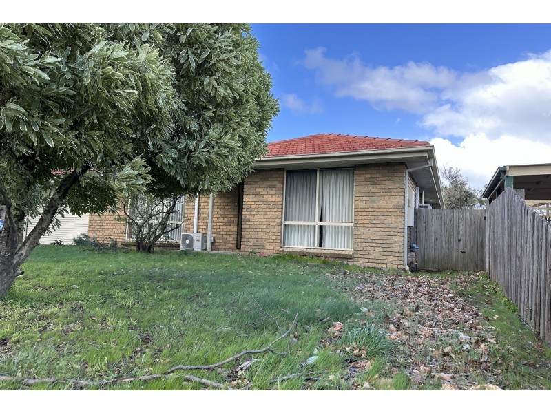 35 Ashfield Drive, Berwick VIC 3806