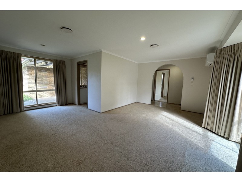 35 Ashfield Drive, Berwick VIC 3806