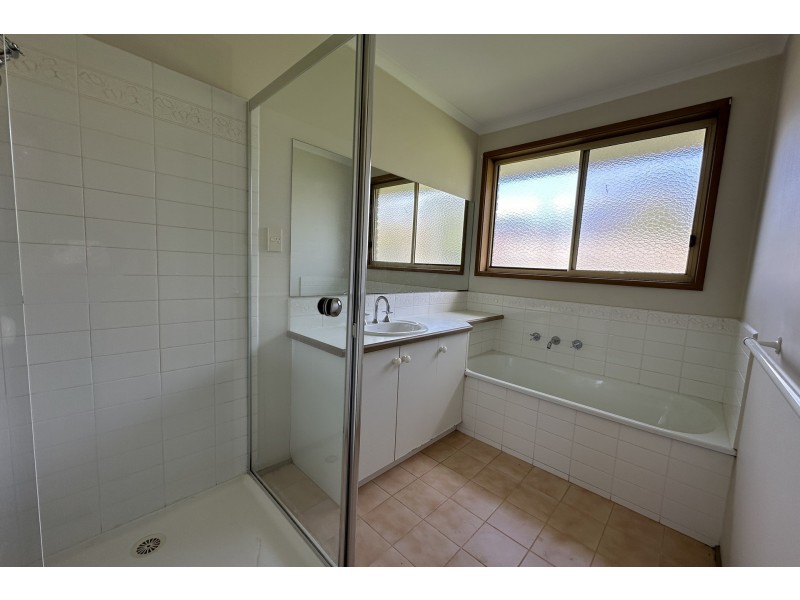 35 Ashfield Drive, Berwick VIC 3806