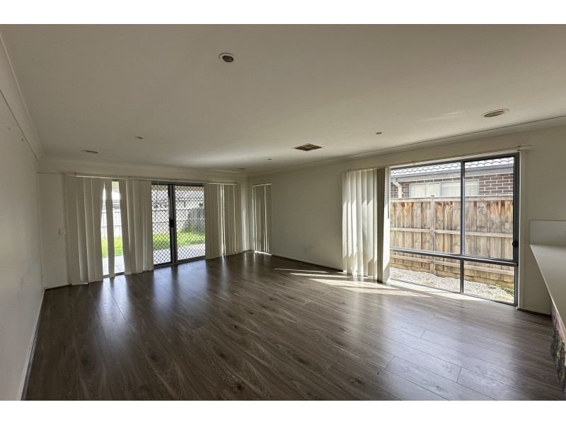 13 Bremer Street, Clyde North VIC 3978