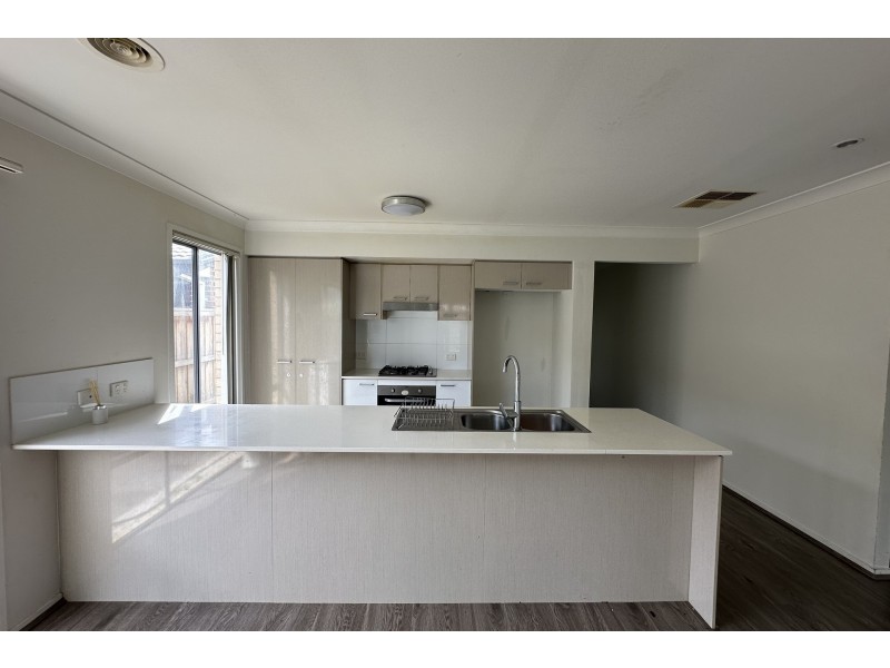 13 Bremer Street, Clyde North VIC 3978