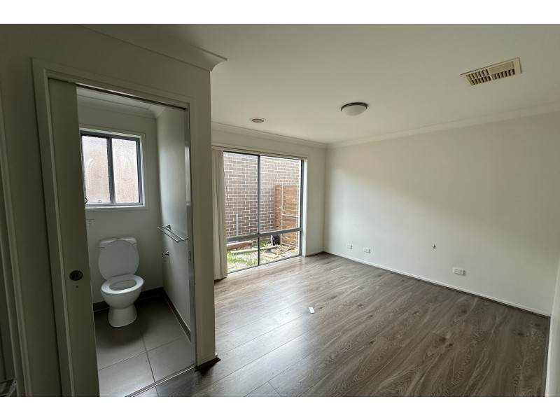 13 Bremer Street, Clyde North VIC 3978