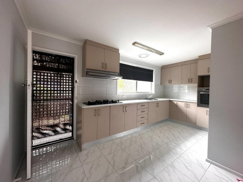 11 Silvan Grove, Hampton Park VIC 3976