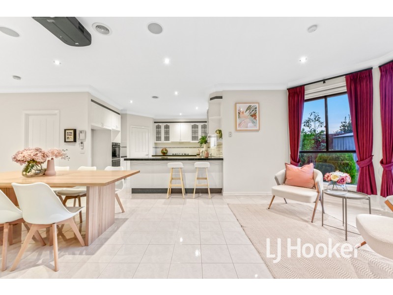 27 Rivergum Rise, Hampton Park VIC 3976